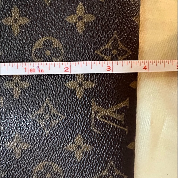 Louis Vuitton Pochette Clutch PM Monogram Canvas Crossbody bag in Brown - Picture 10 of 15